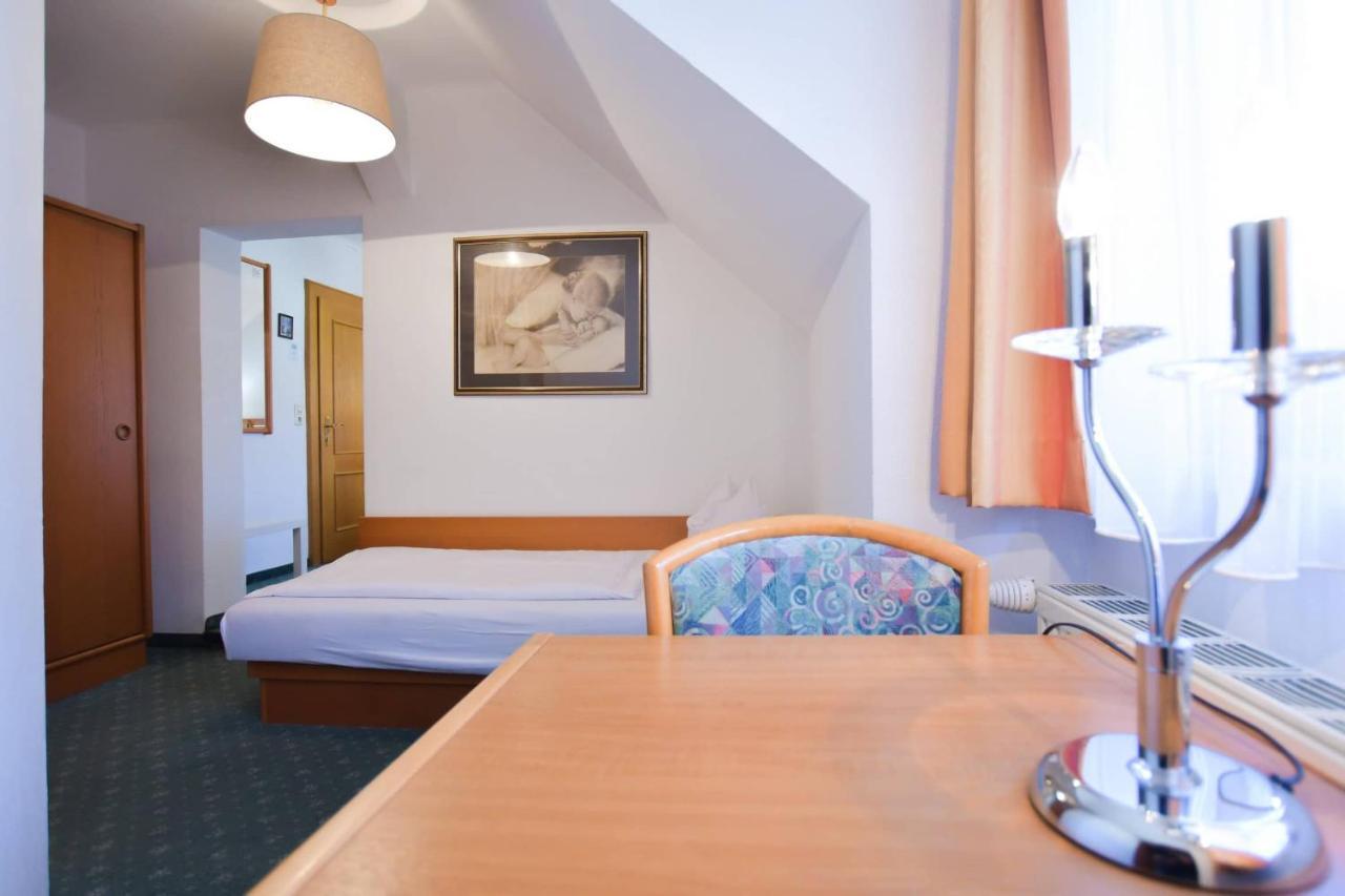Hotel Jerolitsch Krumpendorf Екстериор снимка