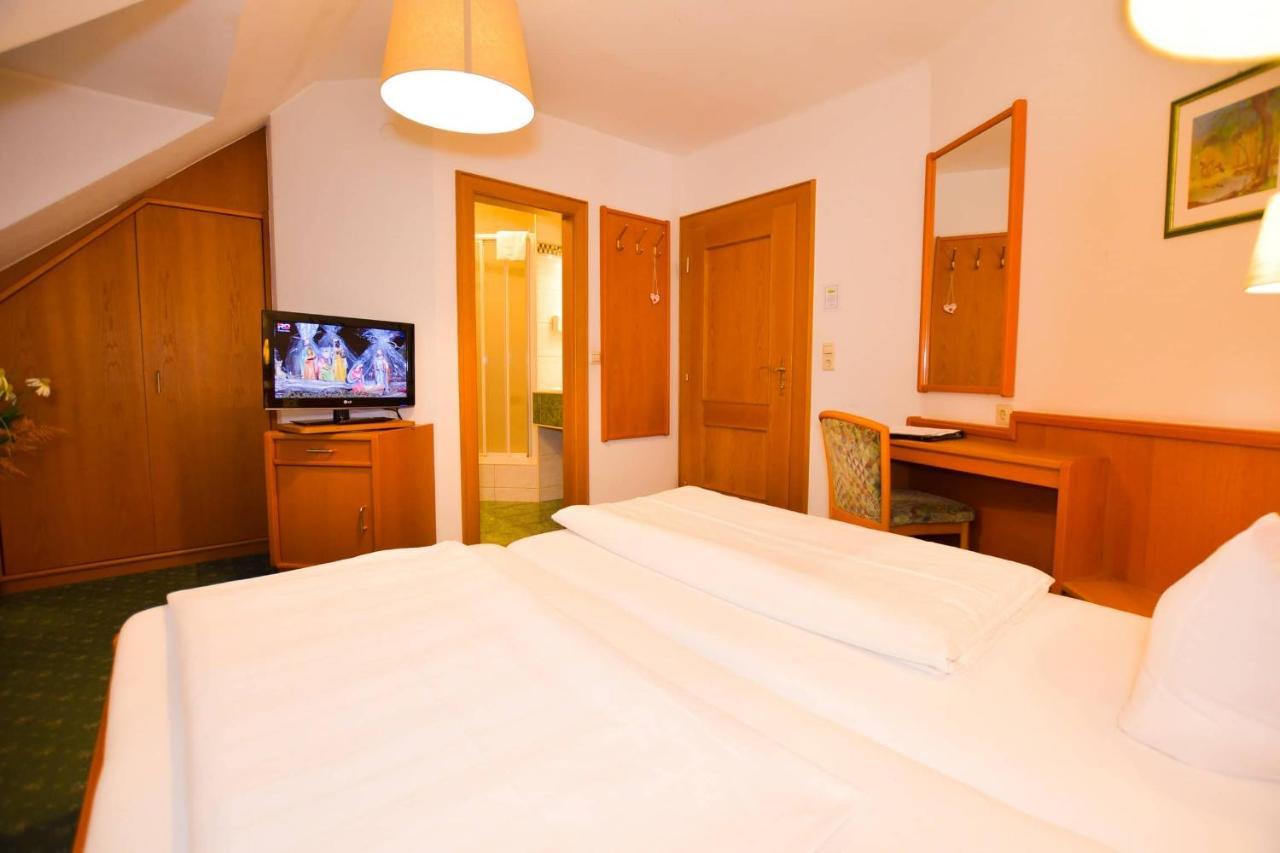 Hotel Jerolitsch Krumpendorf Екстериор снимка