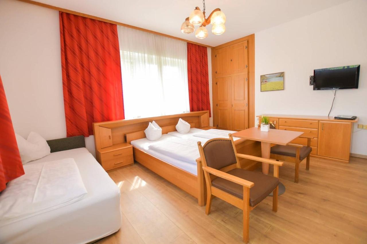 Hotel Jerolitsch Krumpendorf Екстериор снимка