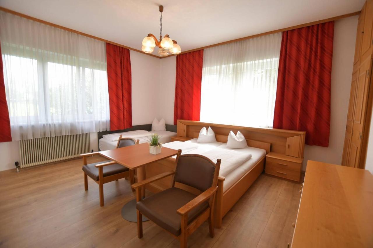 Hotel Jerolitsch Krumpendorf Екстериор снимка