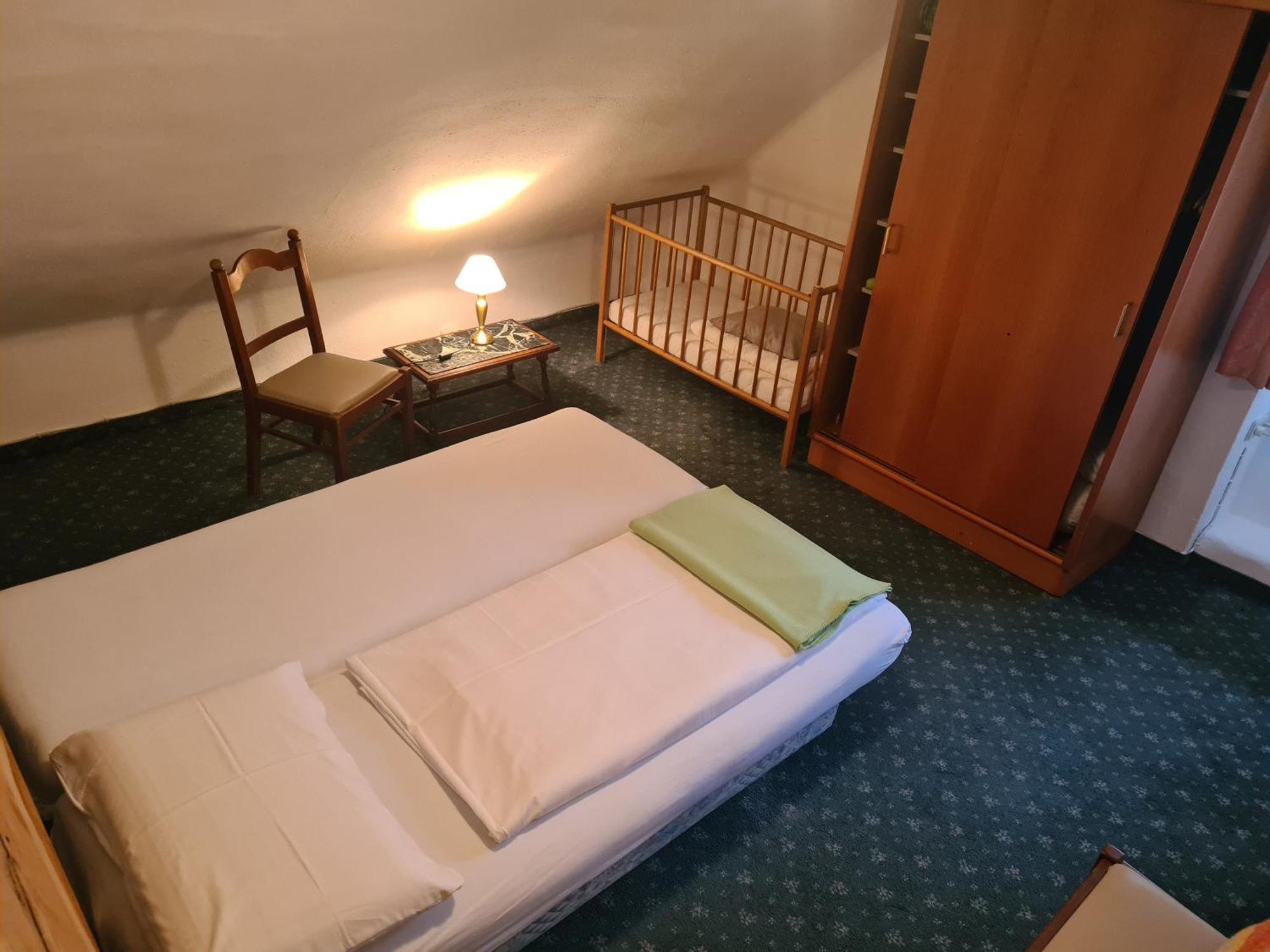 Hotel Jerolitsch Krumpendorf Екстериор снимка