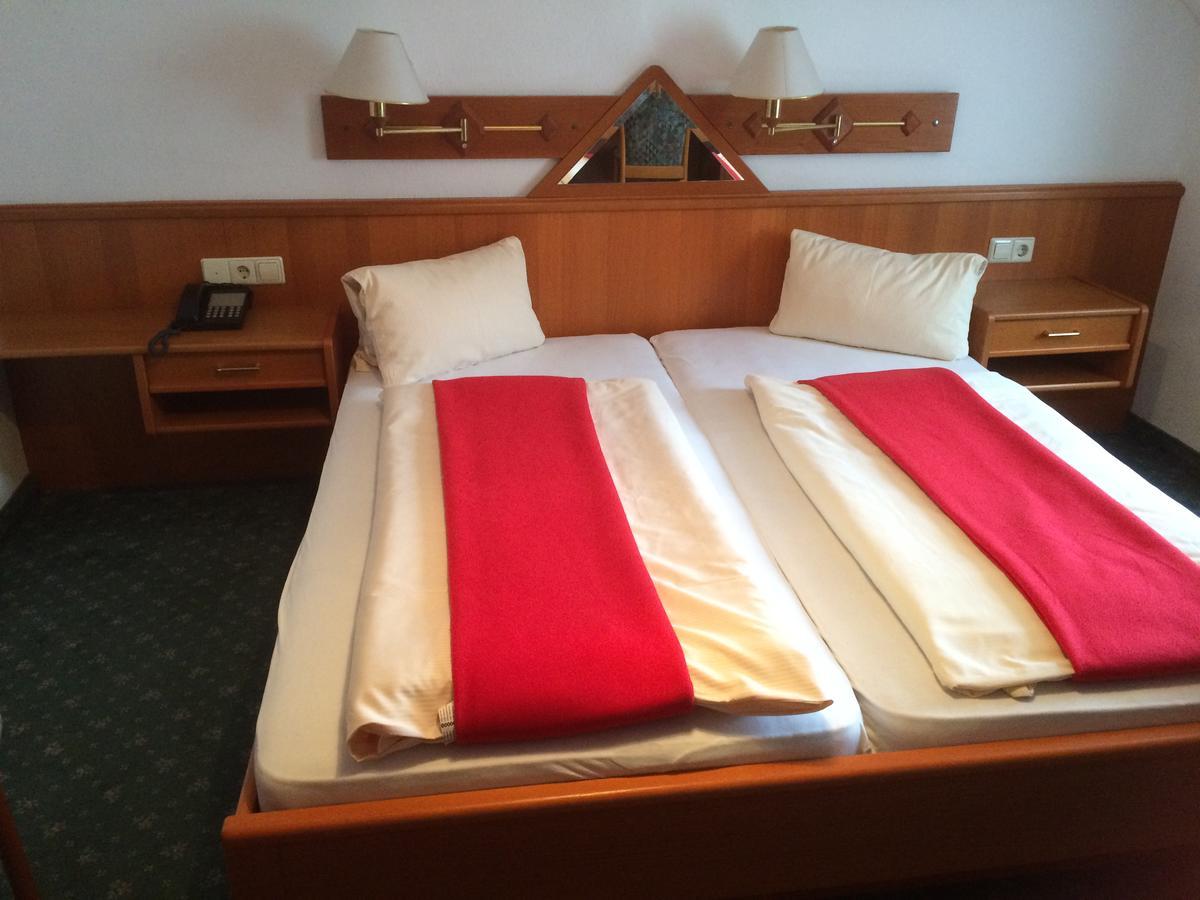 Hotel Jerolitsch Krumpendorf Екстериор снимка