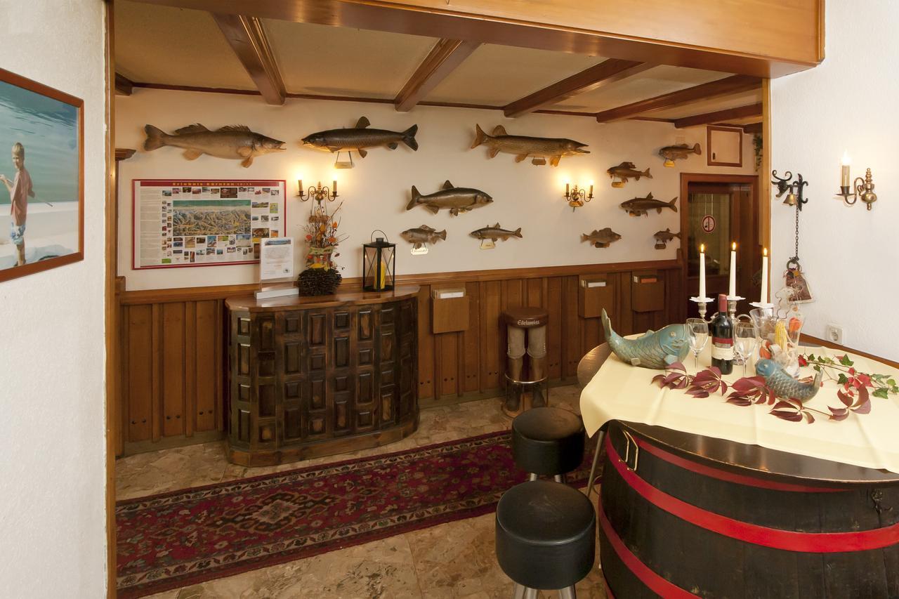 Hotel Jerolitsch Krumpendorf Екстериор снимка